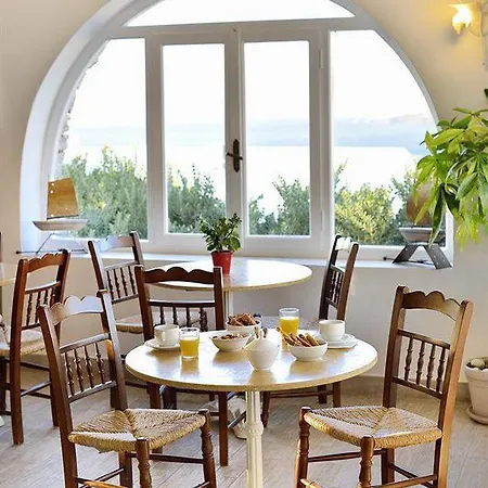 Pelican Mykonos Town