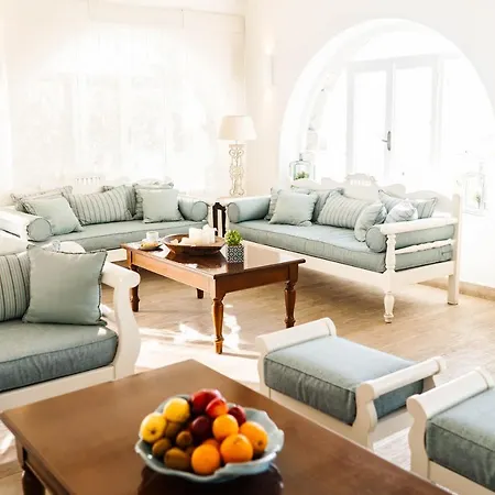 Pelican Mykonos Town