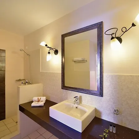 Pelican Hotel 2*